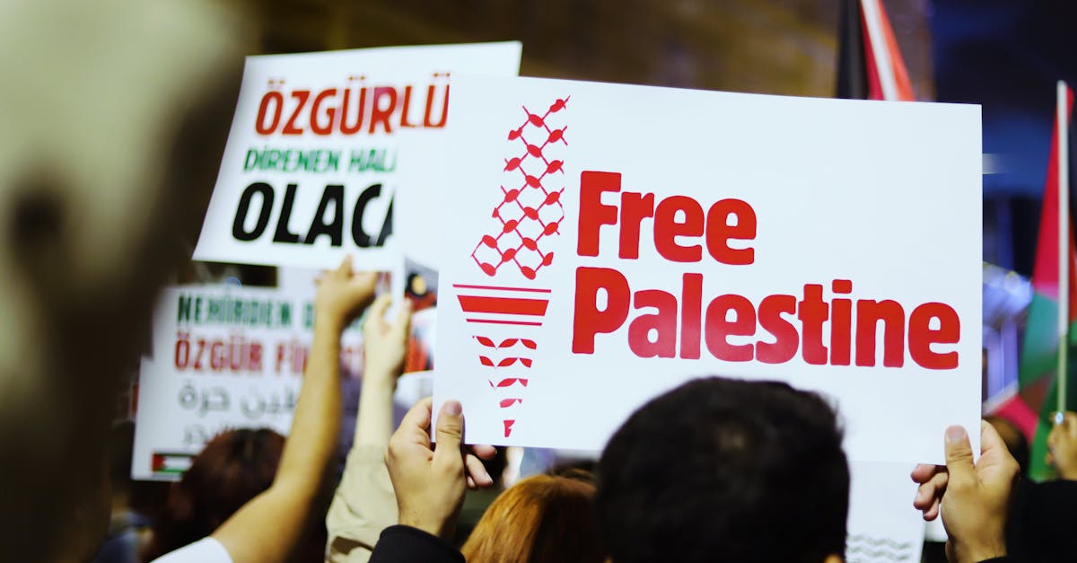 Macron propose une initiative pour rouvrir le détroit d'Ormuz