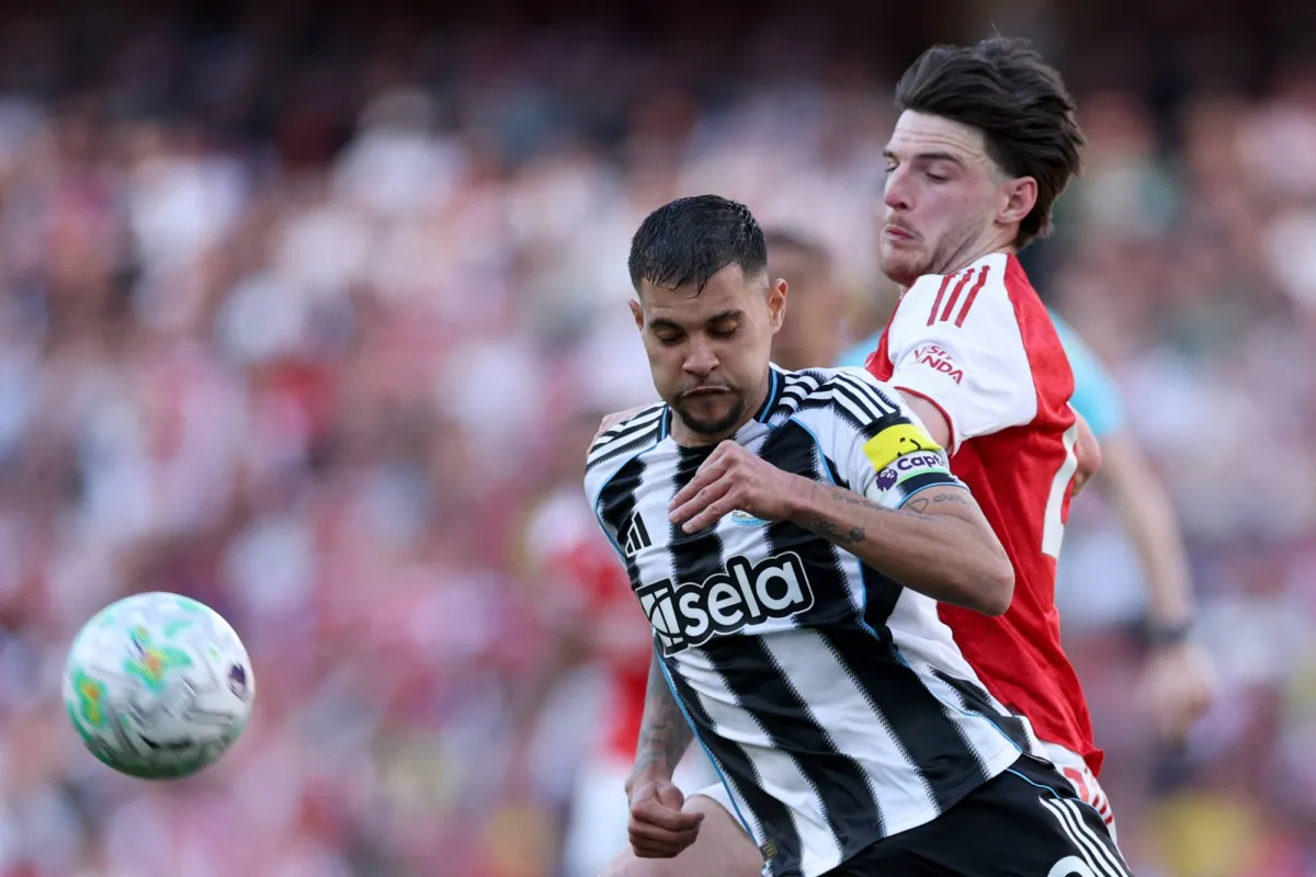 أرسنال يستعيد الصدارة بفوز على نيوكاسل