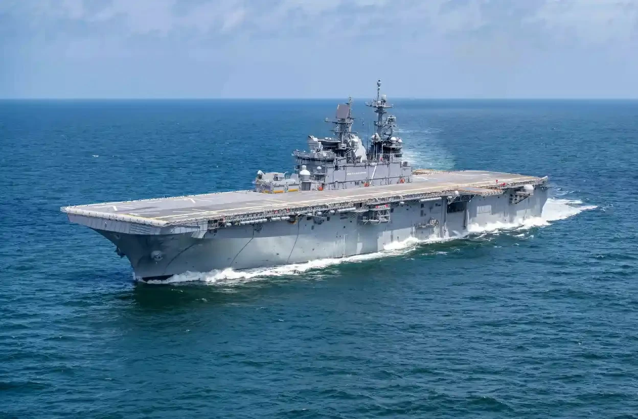 أمريكا تنفي تعرض السفينة USS Tripoli لهجوم إيراني