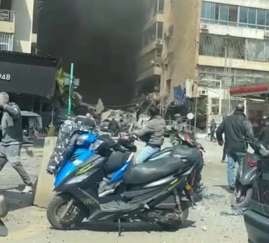 إسرائيل تشن غارات على لبنان تثير الذعر