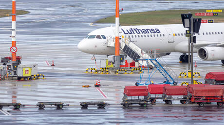 شركات الطيران الأوروبية تطالب بإلغاء القواعد بسبب ارتفاع الوقود