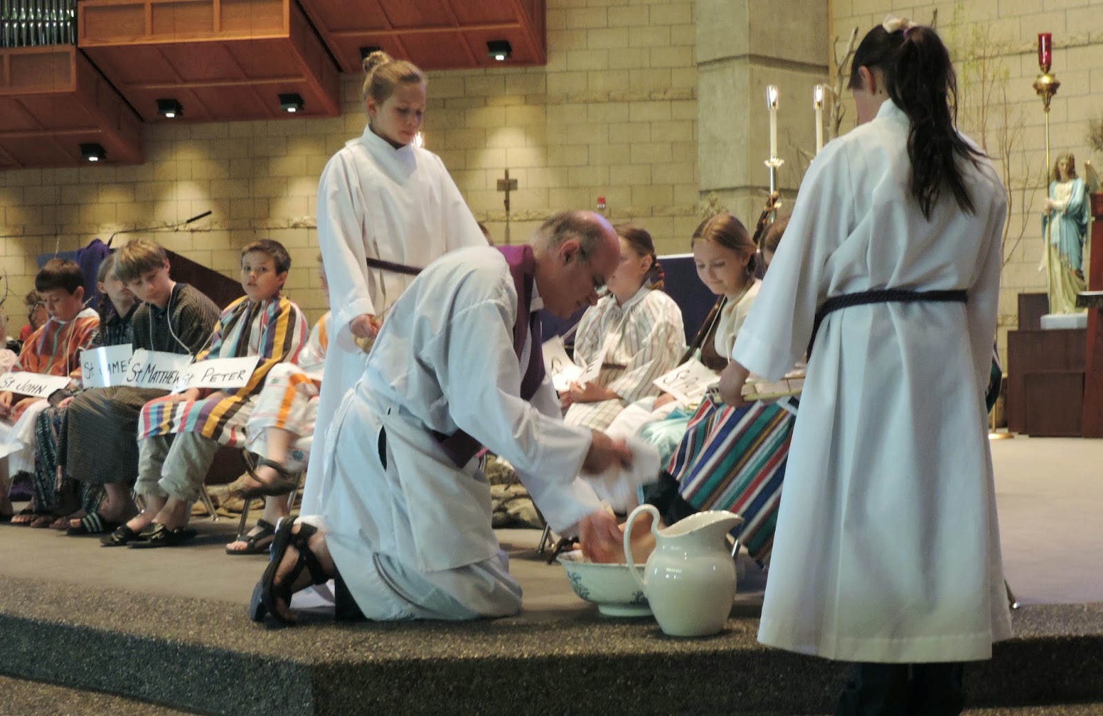 Pope Revives Foot Washing Tradition for Priests