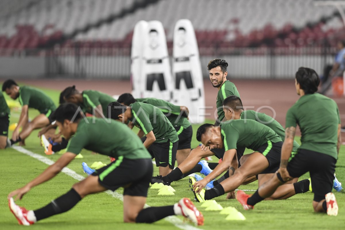 Indonesian Climbing Team Prepares for Asian Championship