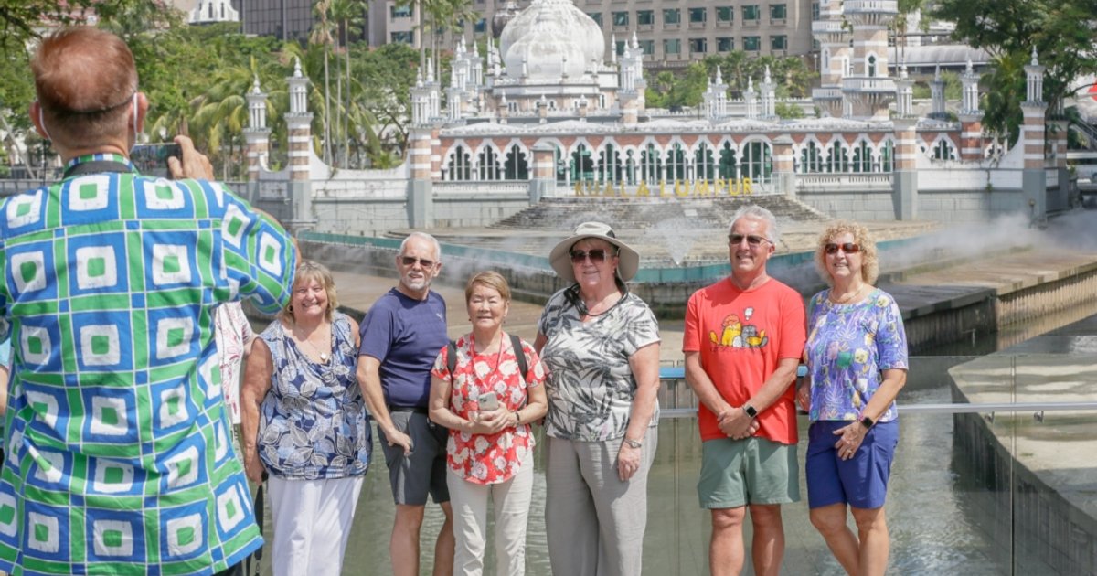 Abandoned Nets Threaten Temenggor Lake Ecosystem