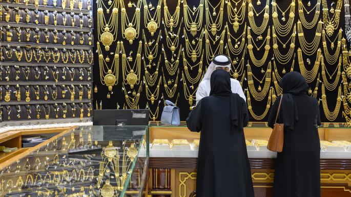 Buying Gold During Crises: When Should We Buy?