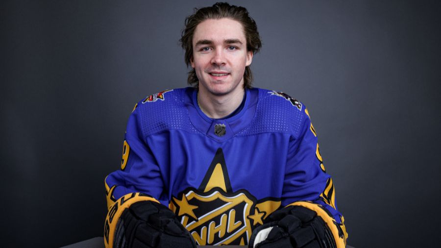 Triplé de Keller mène Mammoth à la victoire contre Canucks