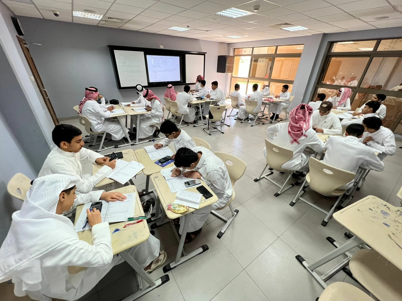 901 طالب في أولمبياد نسمو للعلوم بالأحساء