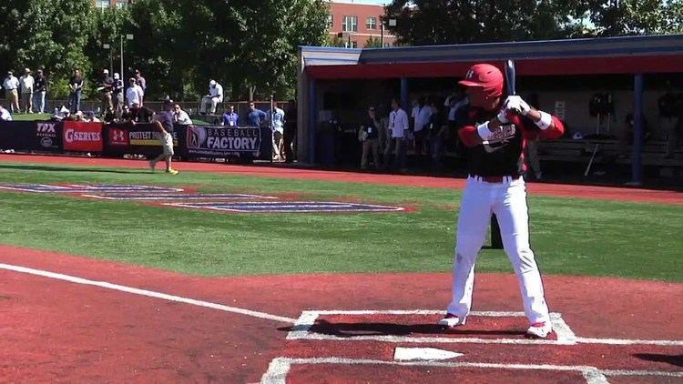 Dominique Smith marque un point historique après le décès de sa mère