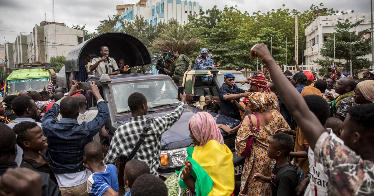 قائد الجيش المالي يظهر بعد الهجمات الأخيرة