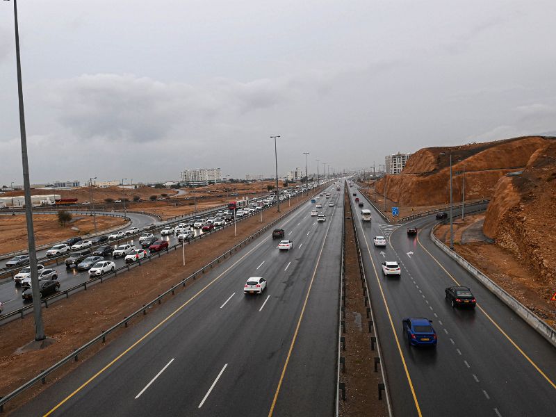 عمان تستعد لمواجهة أمطار غزيرة ورياح قوية