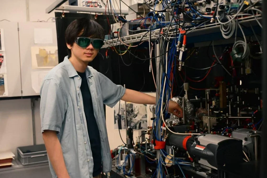 Zou Ziyi, physicien quantique, retourne en Chine