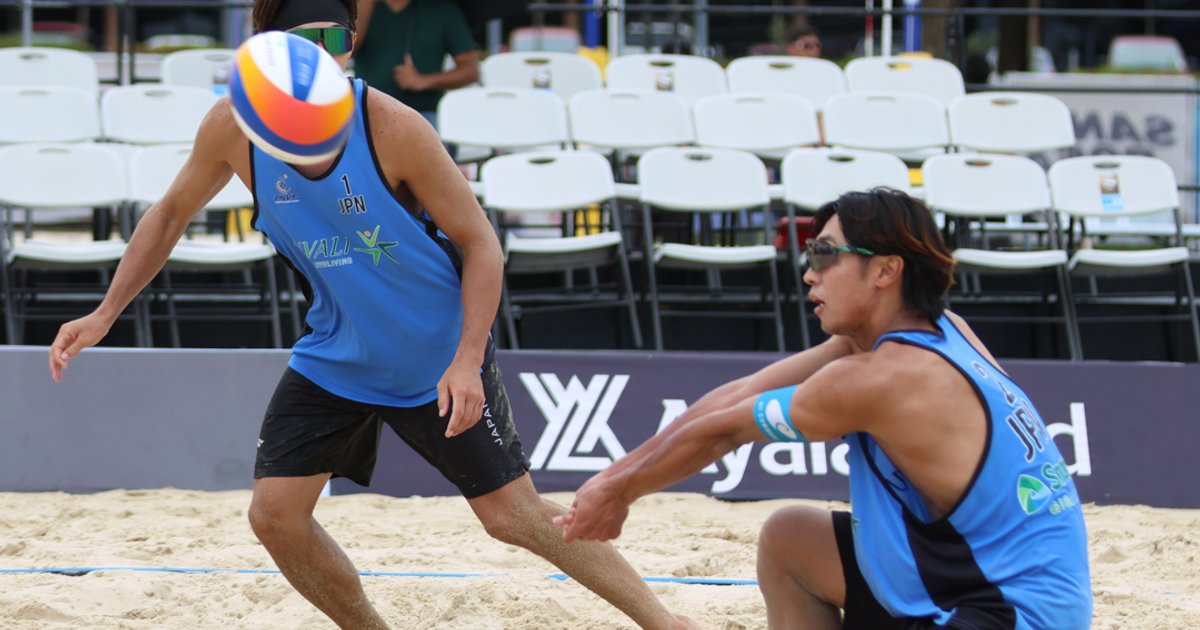 بطل الكرة الطائرة الشاطئية الإندونيسي يتأهل لمباراة تحديد المركز الثالث