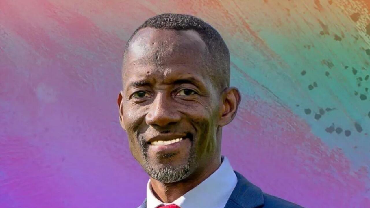 Maire de Saint-Denis poursuit CNews pour racisme