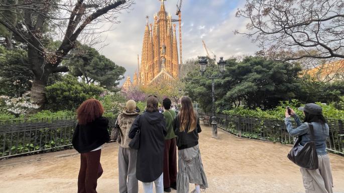 برج المسيح في ساغرادا فاميليا يقترب من الاكتمال