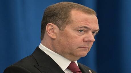 Médvedev qualifie la proposition de Zelensky de "futile"