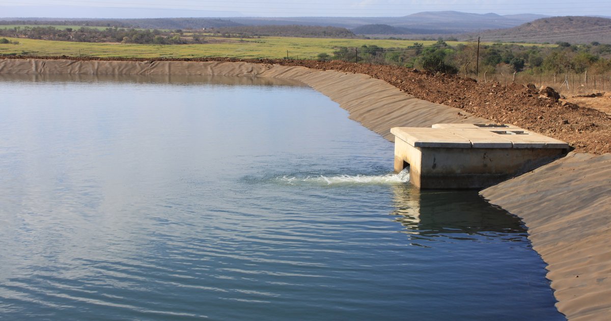 السدود الترابية بالعقبة: حماية من السيول الجارفة