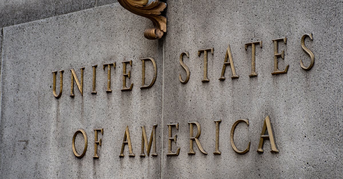 تراجع أسعار الذهب وتأثير محادثات السلام بين أمريكا وإيران