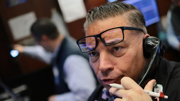 Gold prices decline amid dollar gains in financial markets