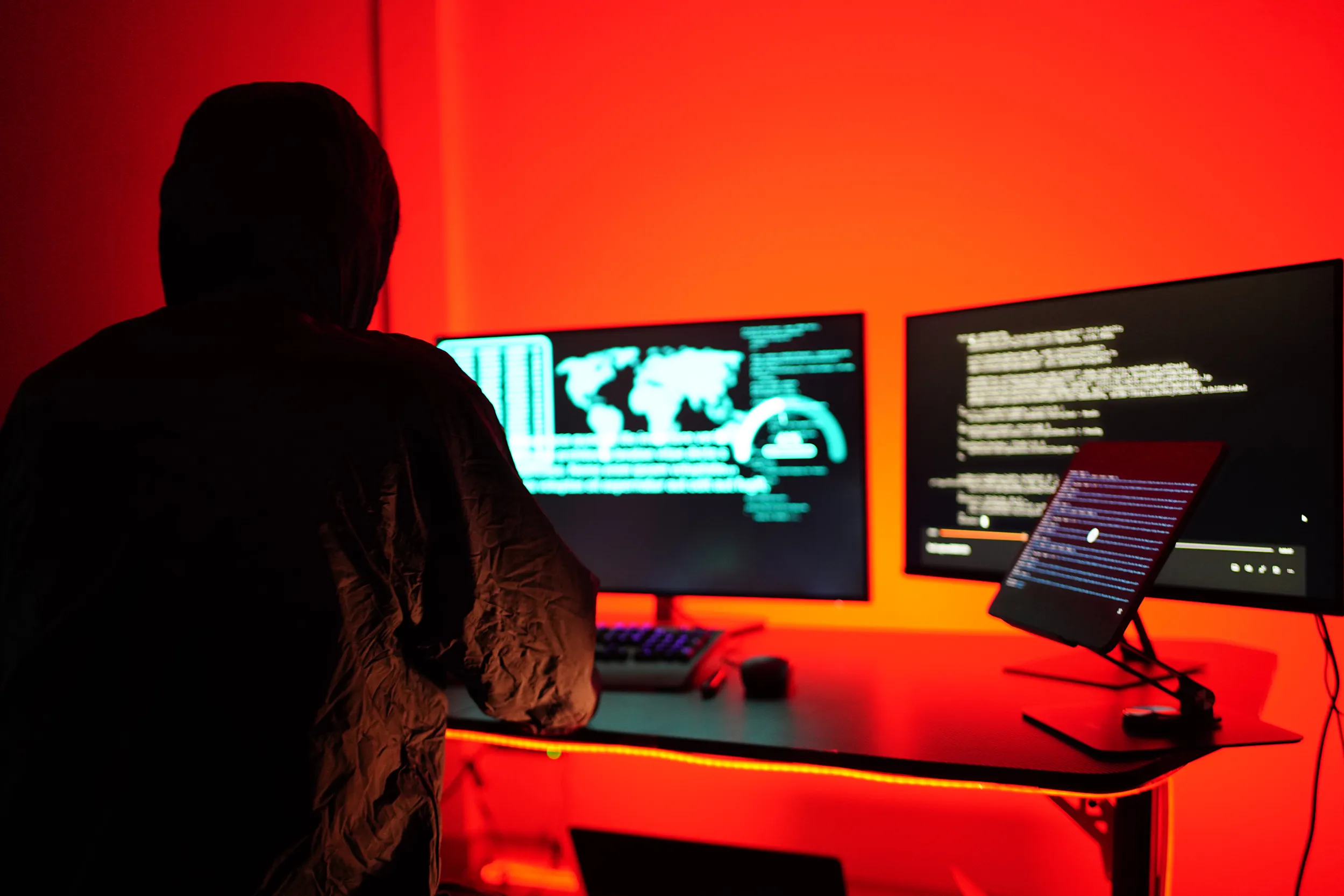 اعتقالات في الإمارات بسبب المحتوى الرقمي: عقوبات صارمة