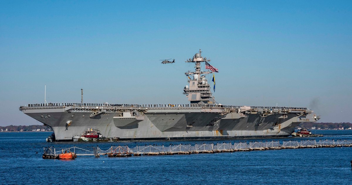 Arrivée du porte-avions Ford en Croatie pour des réparations