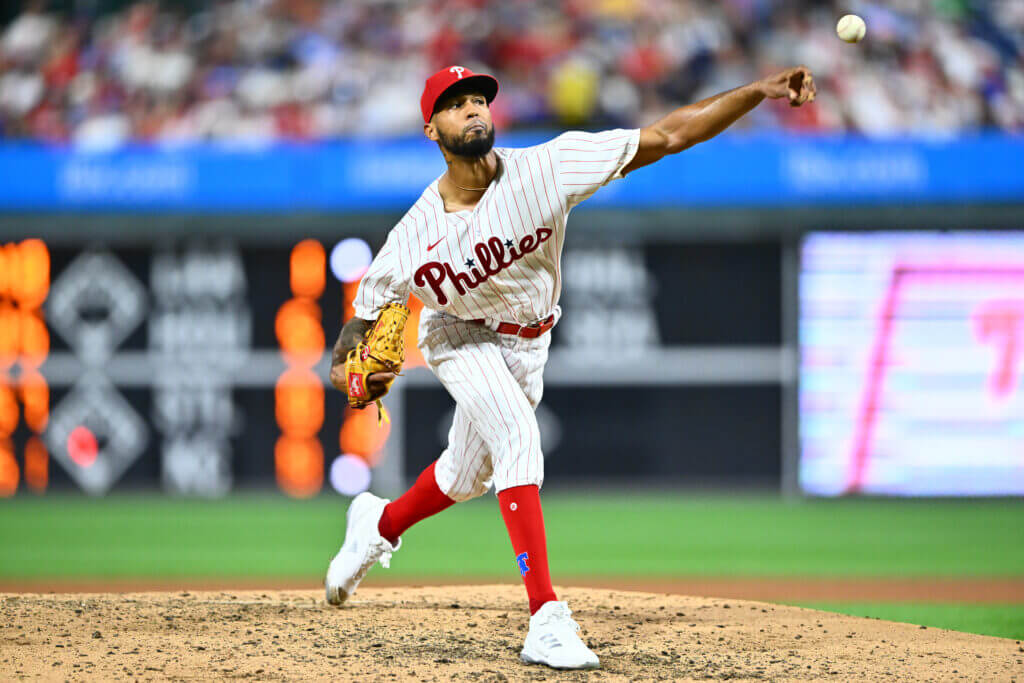 Christopher Sanchez dapat kontrak 104 juta dolar