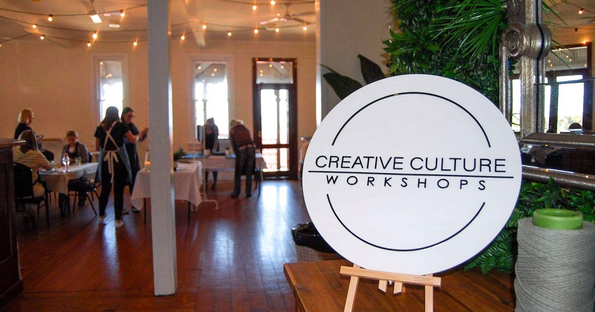 برامج ثقافية تعزز المهارات الإبداعية وتستقطب الجمهور