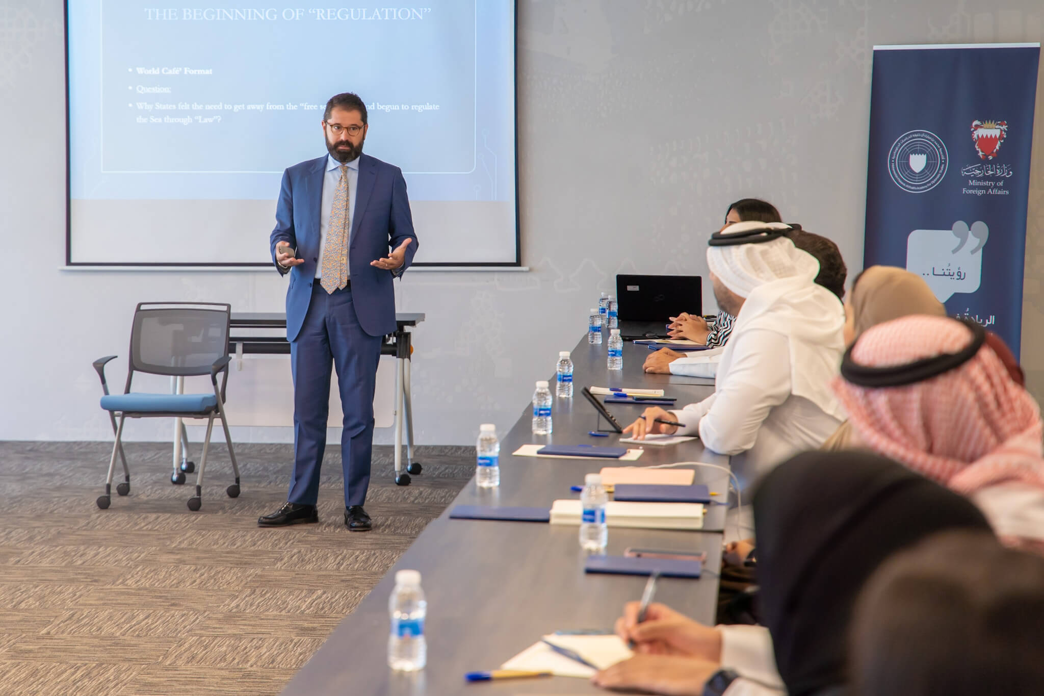 لقاء نائب رئيس مجلس النواب مع السفير الجزائري