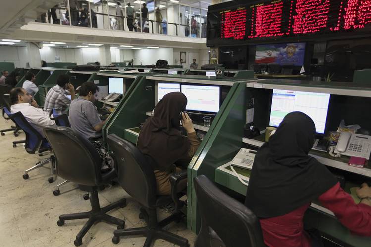 تراجع الأسهم العالمية بسبب إيران والذكاء الاصطناعي