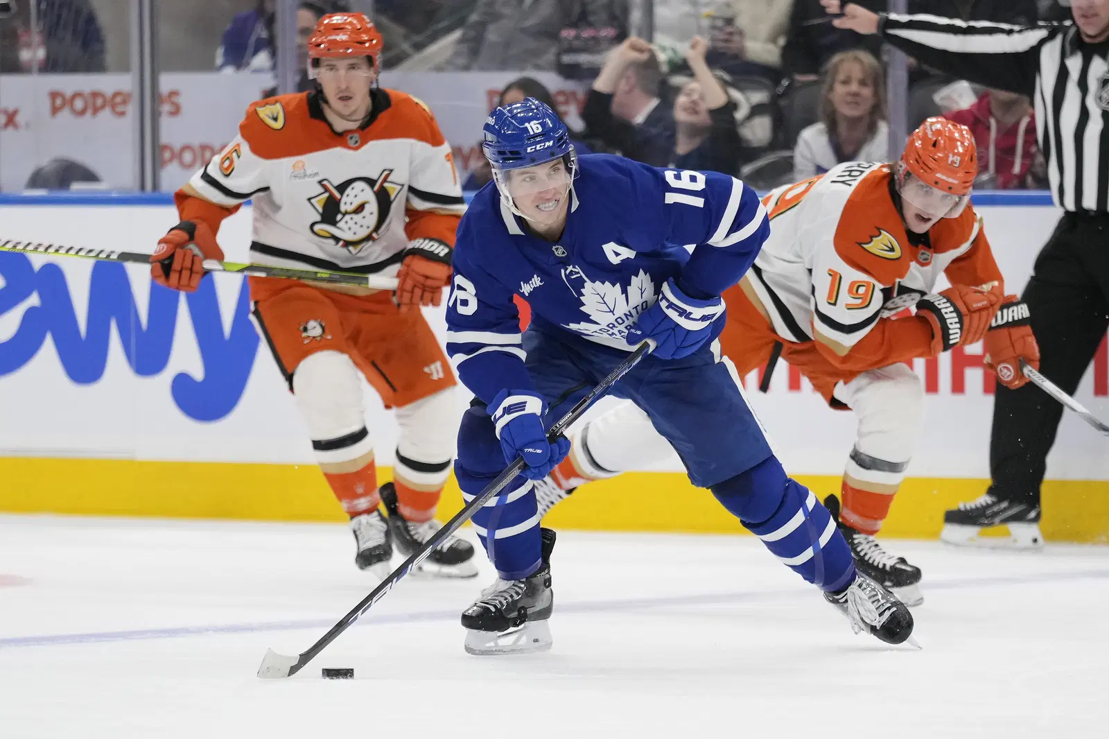 Affrontez les canards et les sécrétions en hockey