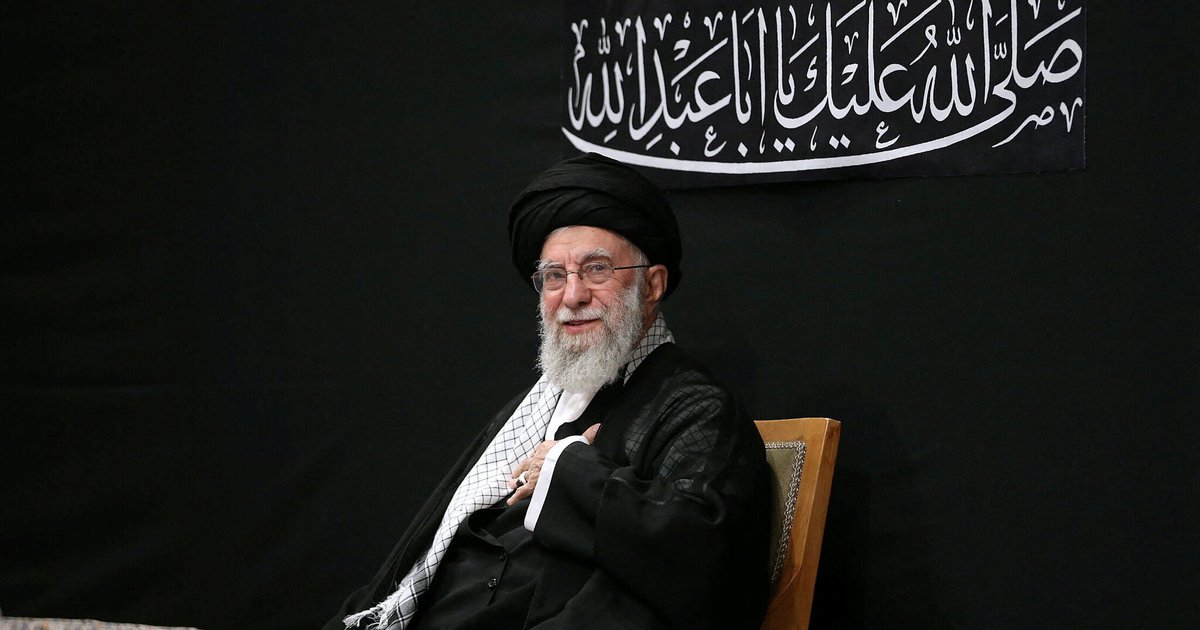 Khamenei Thanks Iraq for Support During War