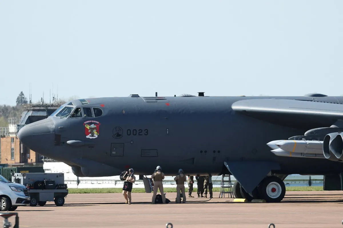 إسرائيل تستهدف السكك الحديدية الإيرانية