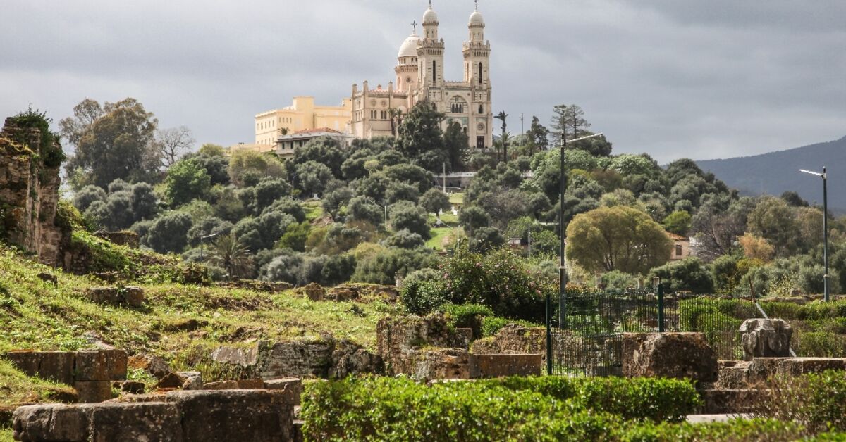 زيارة البابا ليون الرابع عشر إلى الجزائر