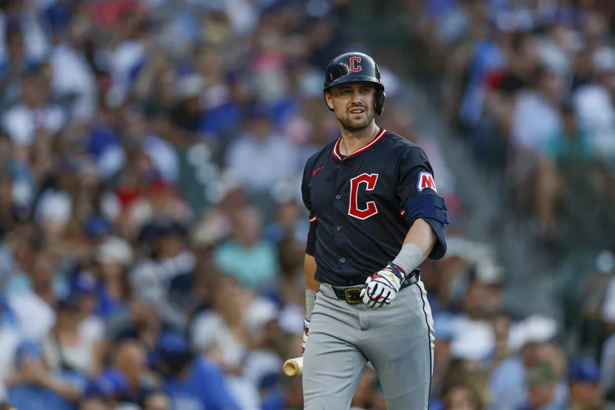 فوز رويالز على أنجلز في مباراة مثيرة