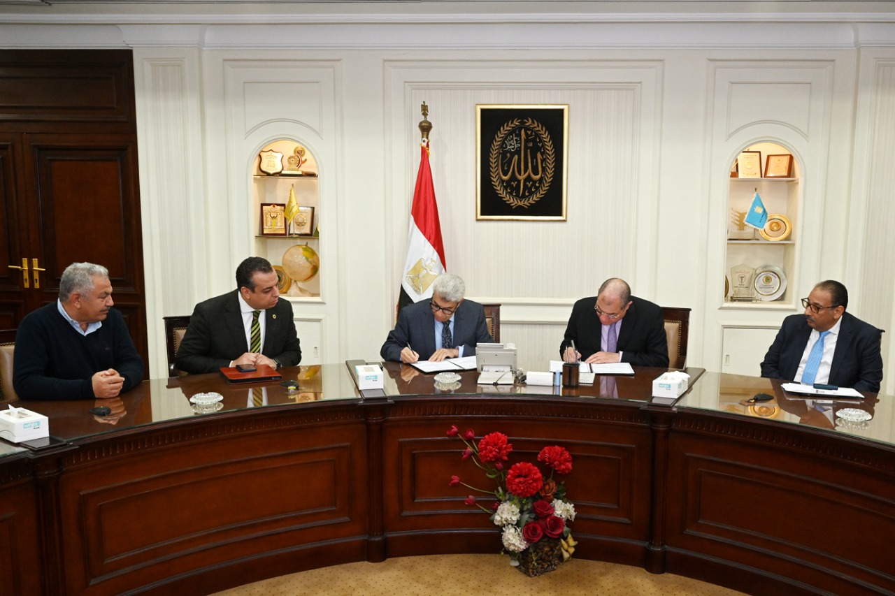 اتفاقية تعاون لإدارة مواقف السيارات في المدن الجديدة