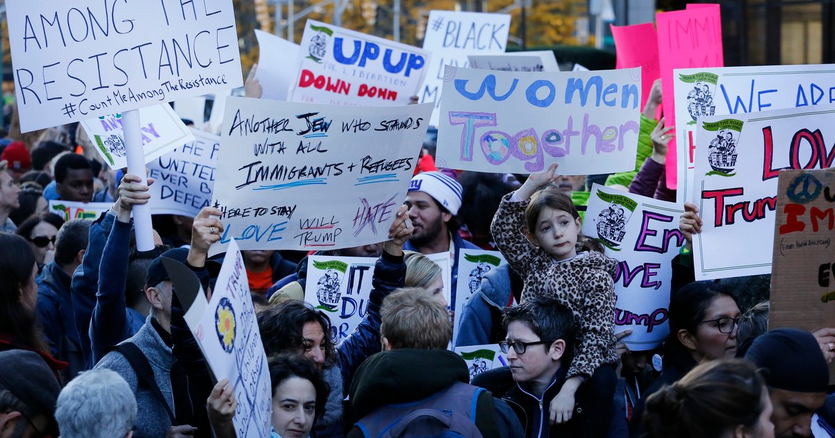 Protests Against Trump in the U.S. Under 'No Kings' Slogan