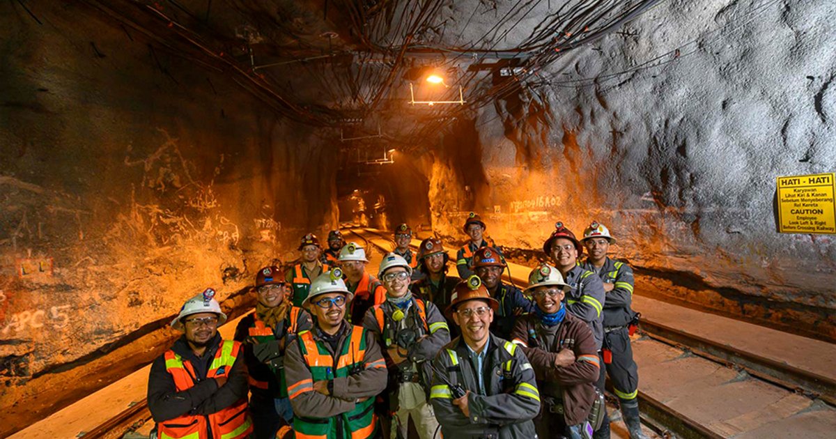 PT Freeport Indonesia تُحيي ذكرى موظفيها المفقودين