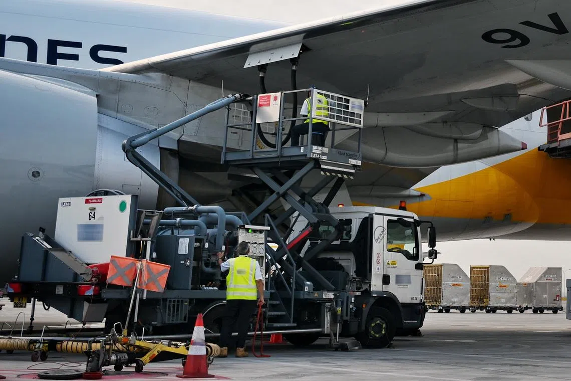 Hausse des prix des billets d'avion en raison de la crise du carburant