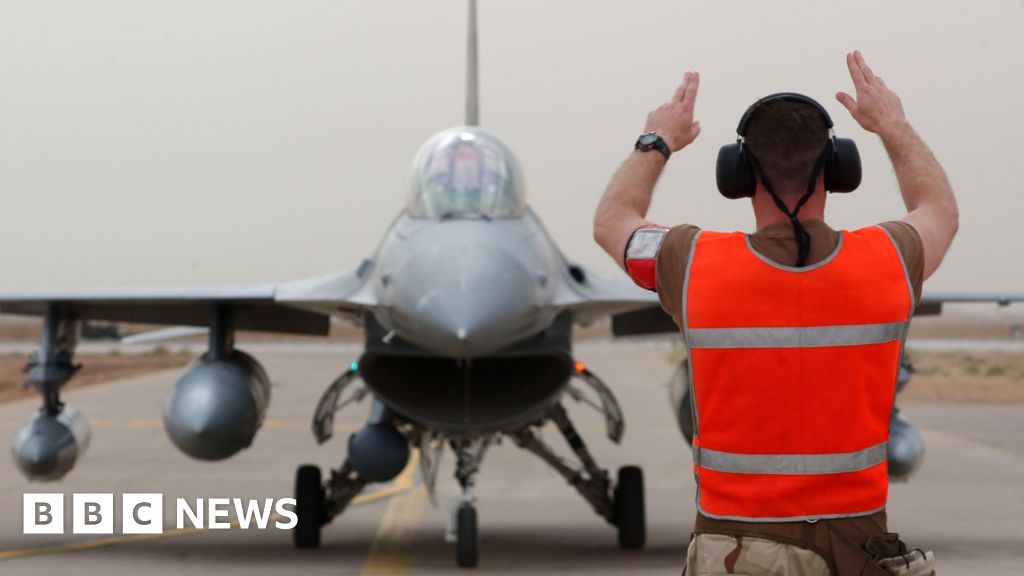 إيطاليا ترفض عبور طائرات أمريكية تحمل أسلحة