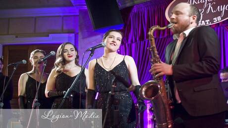 تراجع تعقيد الموسيقى الكلاسيكية والجاز نحو البوب