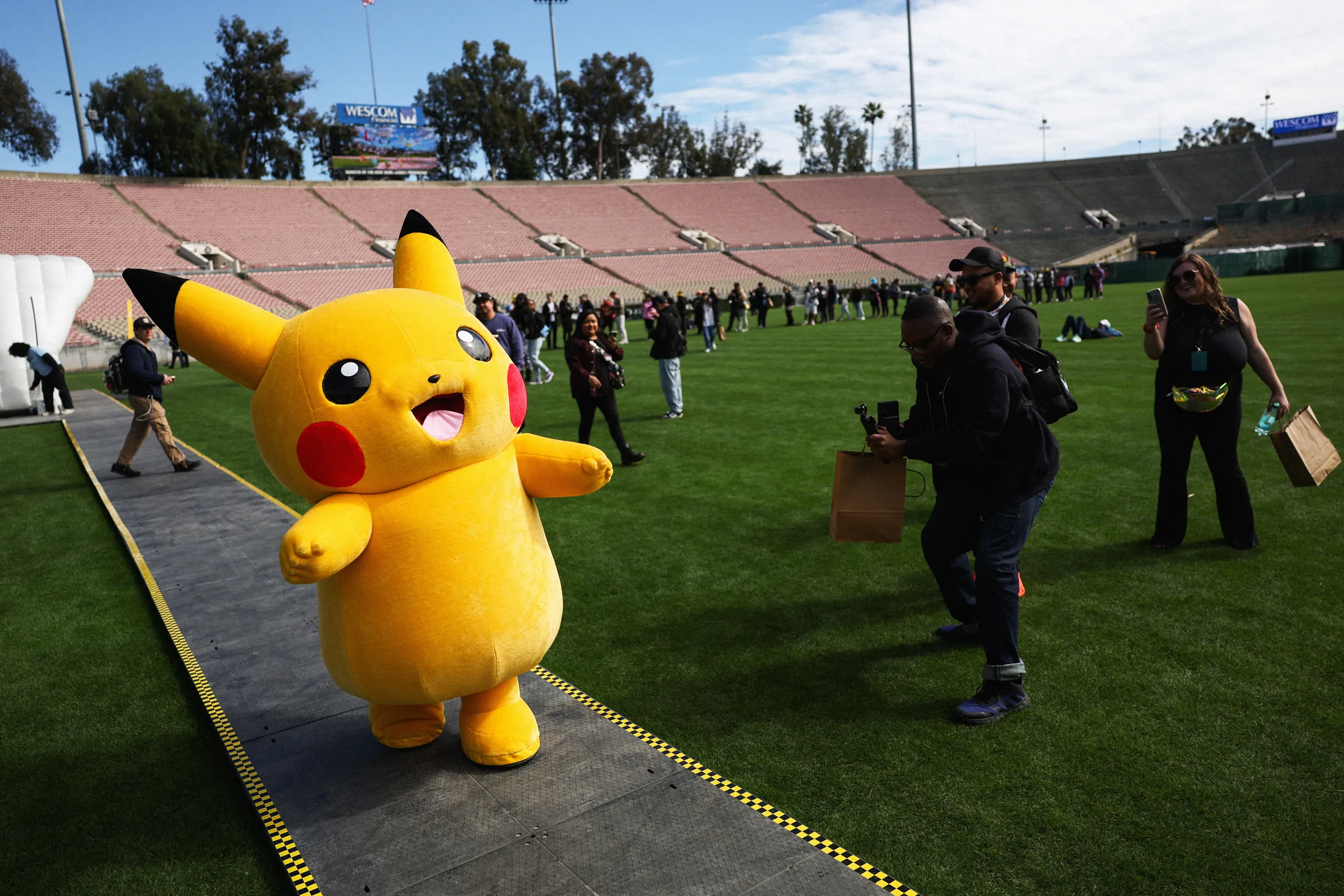 احتفالات بوكيمون بالذكرى الثلاثين: تعاونات ومبيعات متزايدة