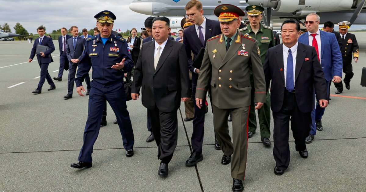 كوريا الشمالية تختبر أسلحة جديدة تحت إشراف كيم جونغ أون