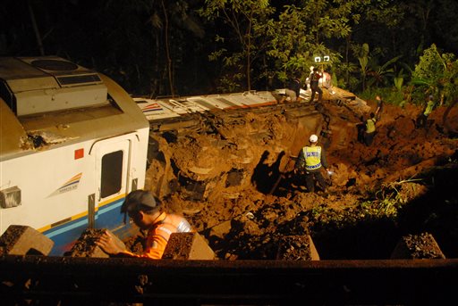 Reprise du trafic ferroviaire en Indonésie après des glissements de terrain