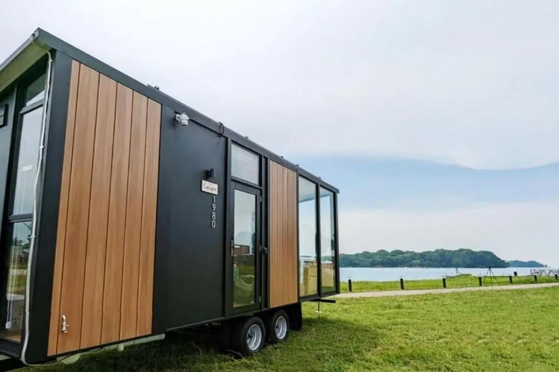 إغلاق جزيرة لازاروس بعد تجربة السياحة البيئية