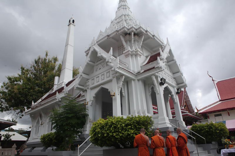 Employé de pompes funèbres prouve son besoin de diesel