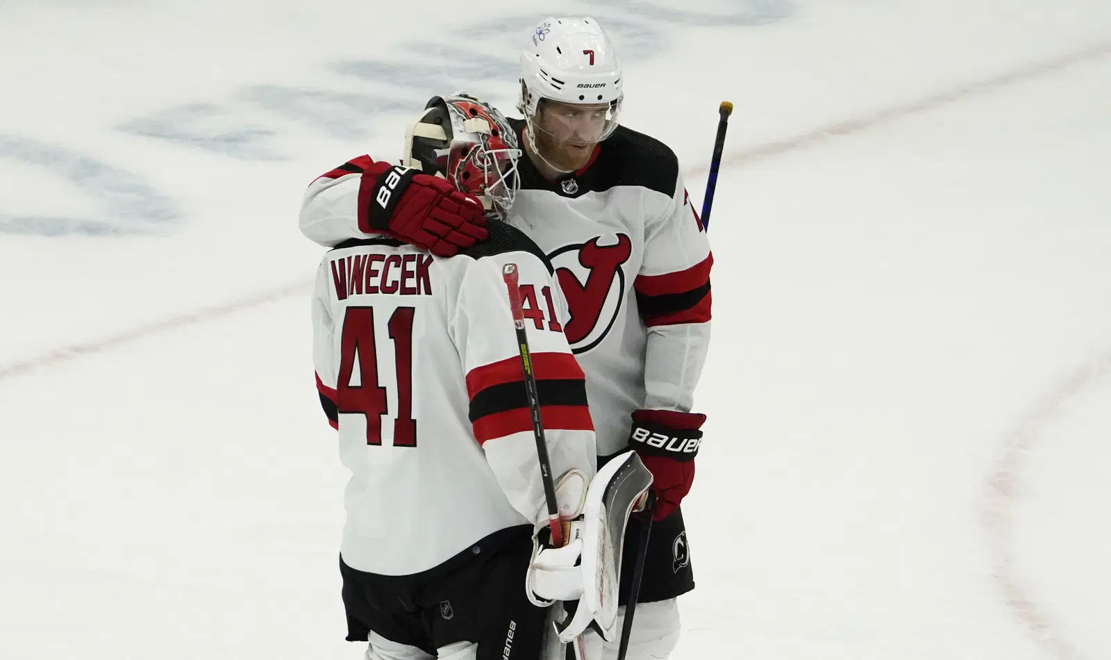 إقالة توم فيتزجيرالد من ديفلز: تفاصيل وأثر