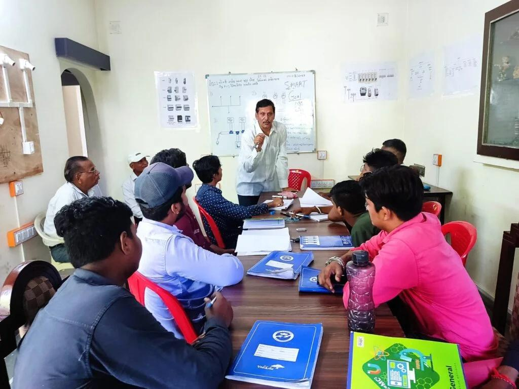 فيلم "في خدمتكم" يكشف عن حياة طلاب الباك المهني في باريس