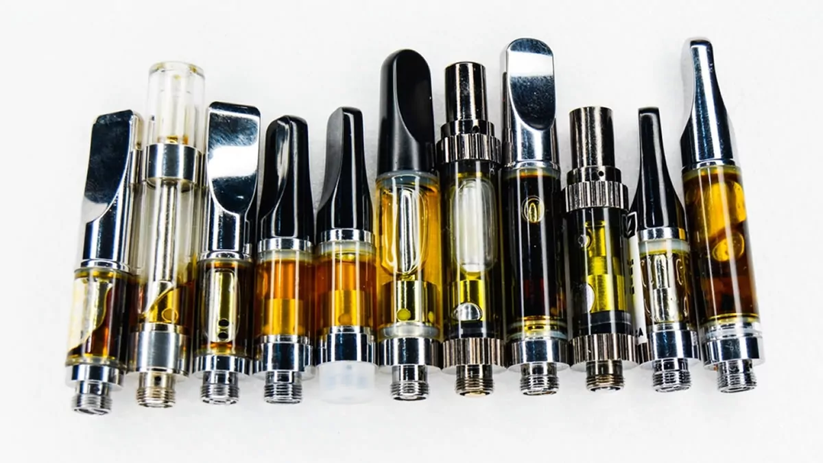 اعتقال مراهق بتهمة الاتجار بأقلام بخار في سنغافورة