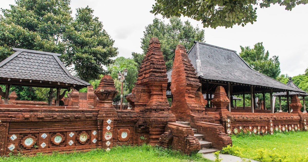 Enhance Keraton Kasunanan as a Cultural Center