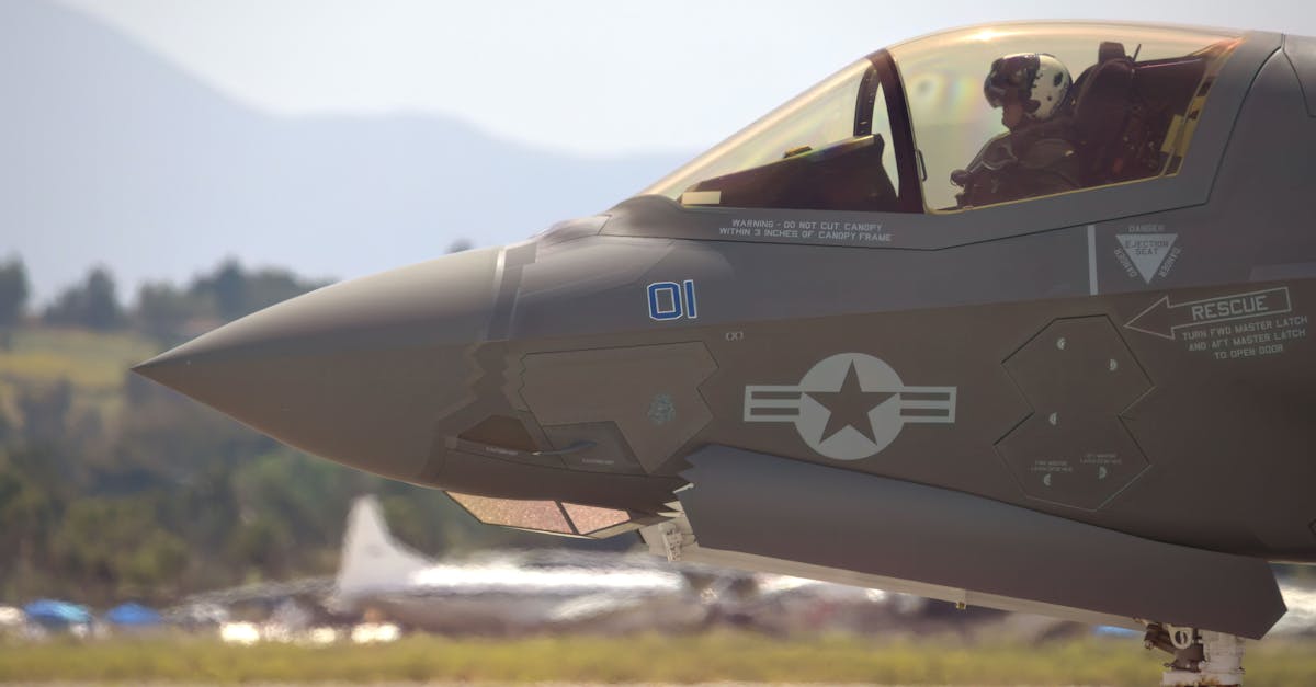 ترامب يعلق العمليات العسكرية ضد إيران