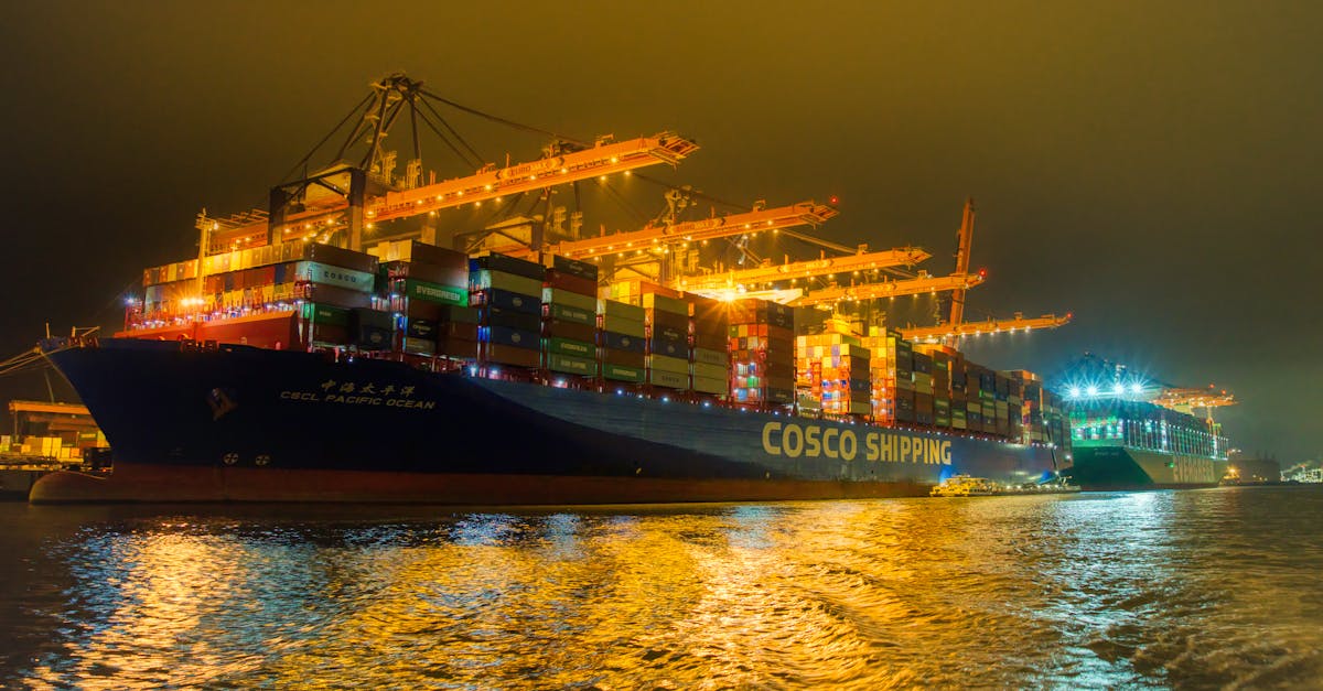 ارتفاع تكاليف الشحن عبر مضيق هرمز